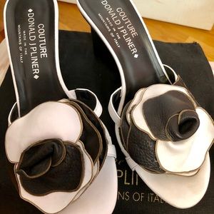 DONALD PLINER BLACK/WHITE SANDALS